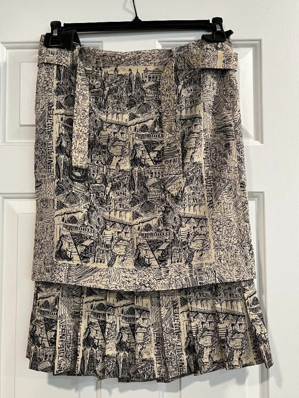 EUC JEAN PAUL GAULTIER FEMME Beige & Black Pencil Silk Skirt, Paris print, Sz 6 - Picture 4 of 16